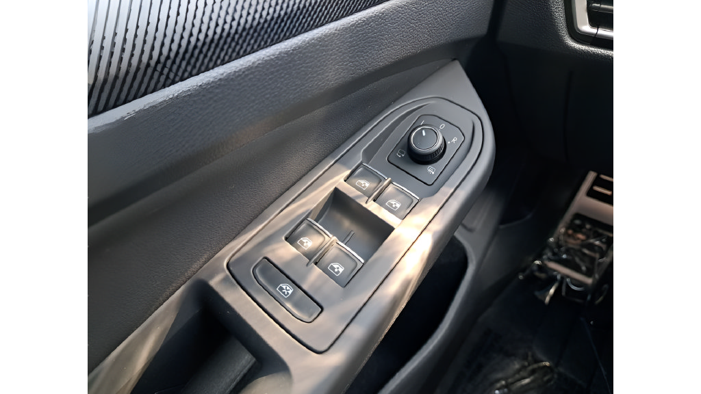 New 2026 Volkswagen GTI SE FWD image 23