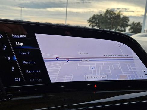 Used 2024 Cadillac Escalade ESV Sport Platinum image 10