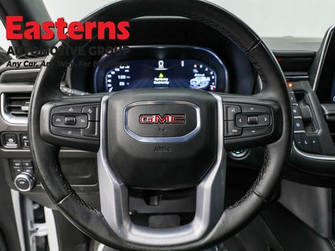 Used 2024 GMC Yukon XL SLT AWD/4WD image 10