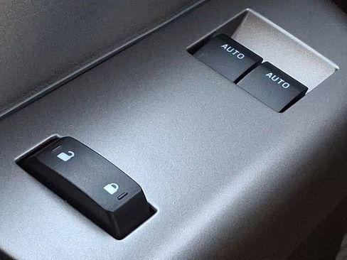 Used 2023 Ford F650 2WD Regular Cab Super Duty image 29