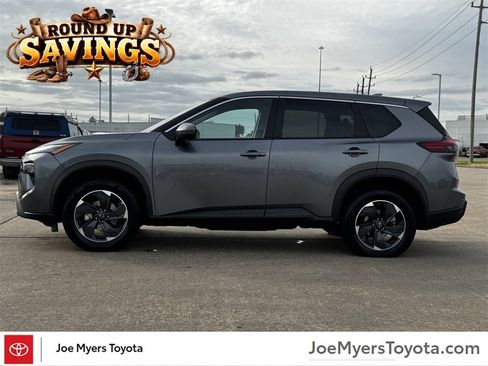 Used 2024 Nissan Rogue SV image 6