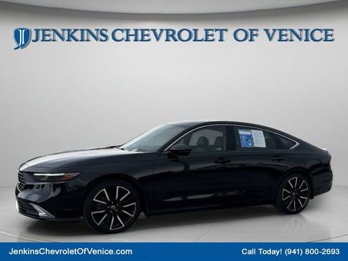 Used 2023 Honda Accord Touring image 10