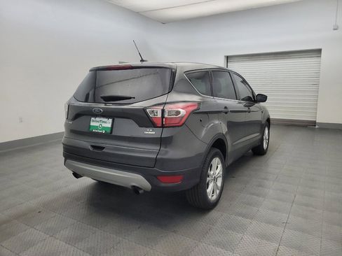 Used 2017 Ford Escape SE w/ SE Cold Weather Package FWD image 9