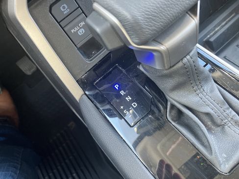 Used 2024 Toyota Tundra Limited image 25