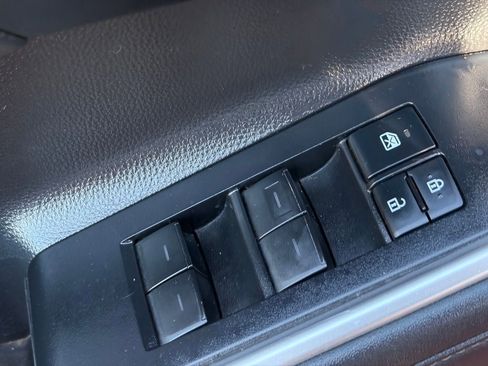Used 2021 Toyota Highlander XLE FWD image 20