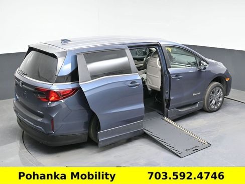 Used 2026 Honda Odyssey EX-L image 13