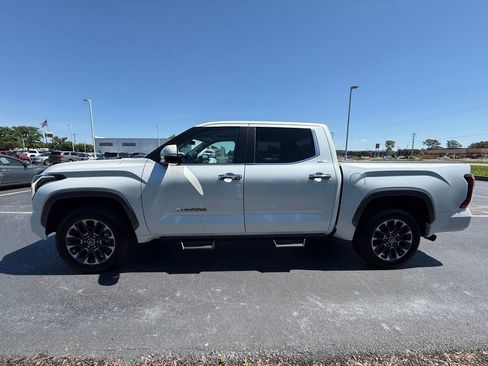 Used 2024 Toyota Tundra Limited AWD/4WD image 5
