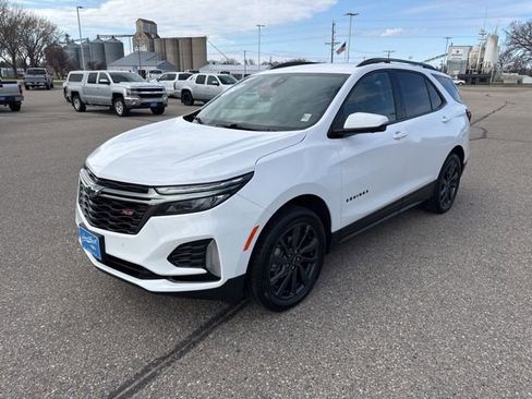 Used 2023 Chevrolet Equinox RS AWD/4WD image 3