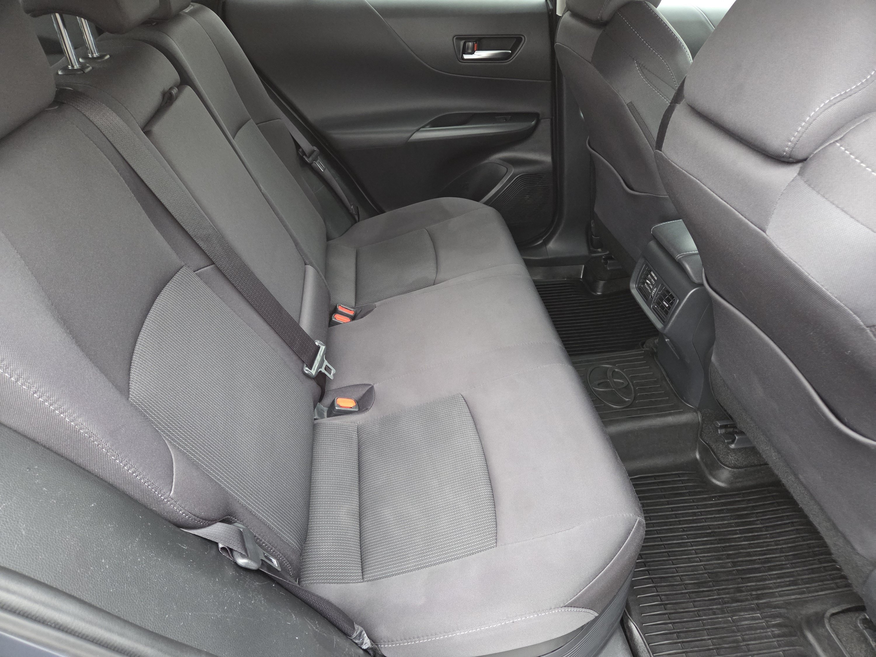 Used 2024 Toyota Venza LE AWD/4WD image 25