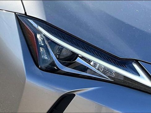 Used 2020 Lexus UX 200 w/ Premium Package image 29