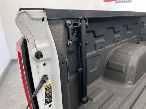 Used 2025 GMC Sierra 1500 AT4 w/ AT4 Premium Package image 8