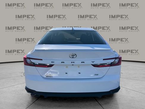 Used 2025 Toyota Camry SE image 4