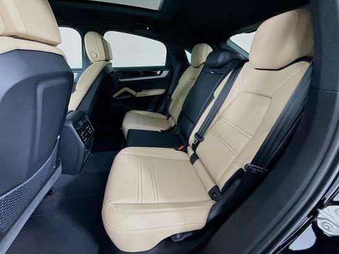 New 2026 Porsche Cayenne Coupe AWD/4WD image 24