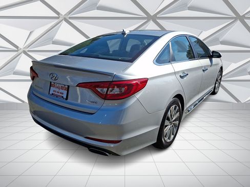 Used 2016 Hyundai Sonata Sport w/ Option Group 03 FWD image 10