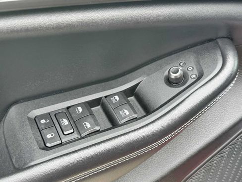 Used 2023 Jeep Grand Cherokee Altitude AWD/4WD image 24