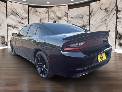 Used 2017 Dodge Charger R/T w/ Plus Group image 8