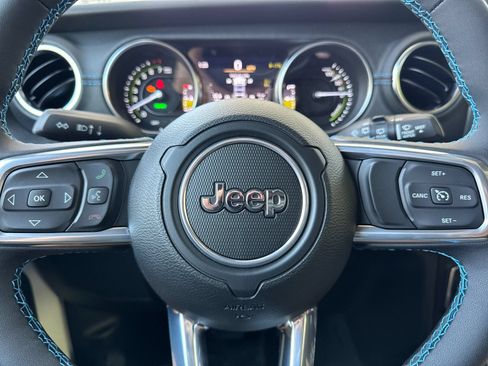 New 2023 Jeep Wrangler Unlimited Rubicon 4xe w/ Cold Weather Group AWD/4WD image 24
