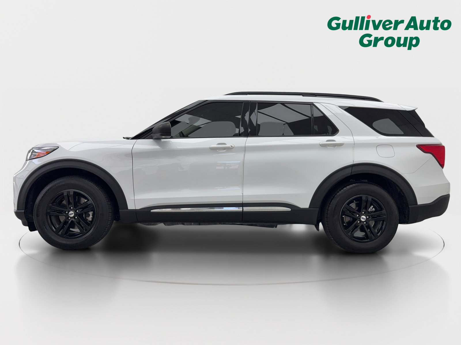 Used 2022 Ford Explorer XLT w/ Equipment Group 202A RWD image 3
