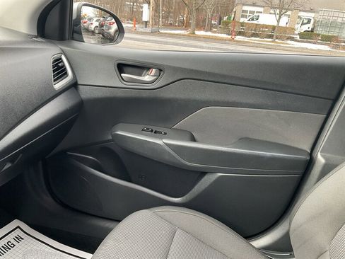 Used 2021 Hyundai Accent SE image 18