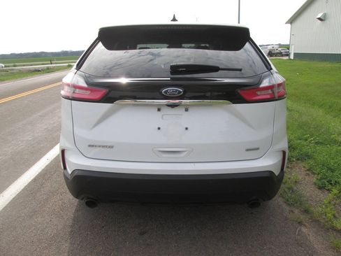 Used 2020 Ford Edge SE FWD image 4