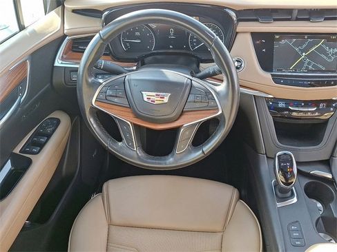 Used 2019 Cadillac XT5 Platinum image 11