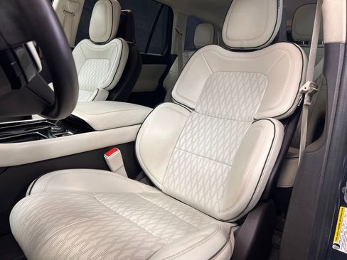 Used 2020 Lincoln Aviator Black Label AWD/4WD image 2
