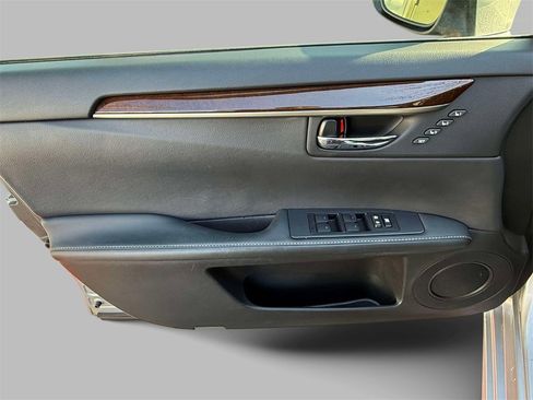 Used 2014 Lexus ES 350 w/ Luxury Package image 18