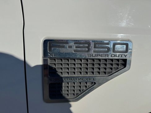 Used 2009 Ford F350 XL image 9