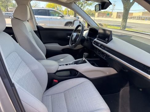 Used 2023 Honda HR-V LX image 14