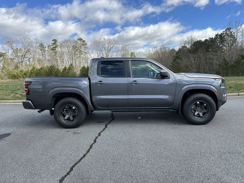 Certified 2023 Nissan Frontier SV w/ SV Convenience Package image 9