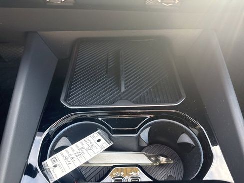 Used 2025 BMW 530i xDrive w/ Premium Package image 17