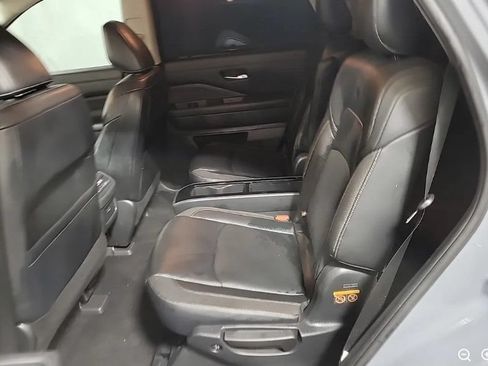 Used 2022 Nissan Pathfinder SL w/ SL Premium Package FWD image 8