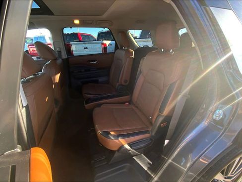 Used 2022 Nissan Pathfinder Platinum w/ Cargo Package image 20