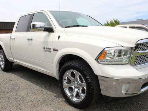 Used 2016 RAM 1500 Laramie w/ Convenience Group AWD/4WD image 10