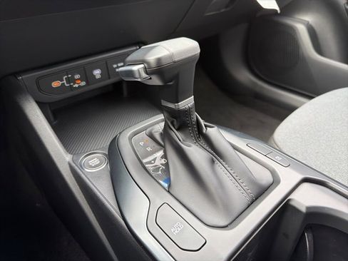 New 2025 Kia K4 LXS image 14