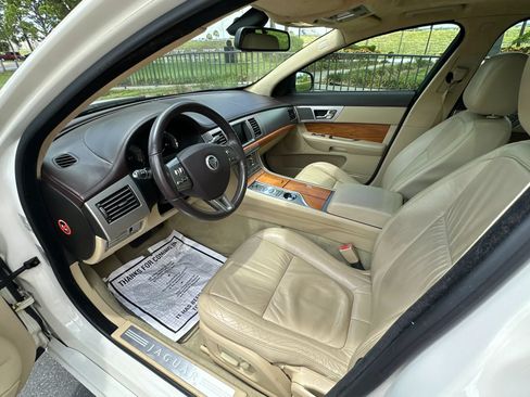 Used 2009 Jaguar XF Luxury RWD image 45