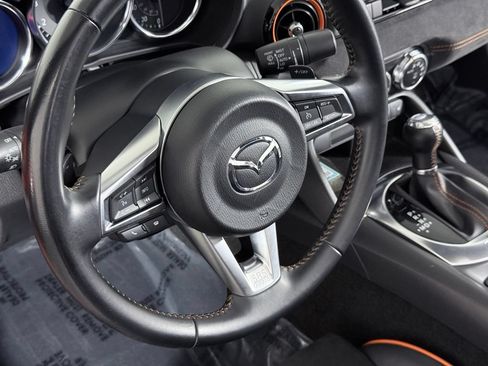 Used 2019 MAZDA MX-5 Miata 30th Anniversary RWD image 17