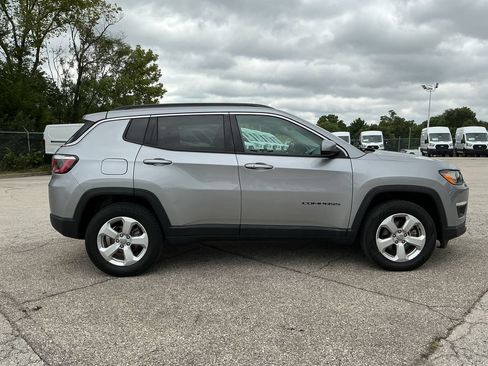 Used 2019 Jeep Compass Latitude AWD/4WD image 6