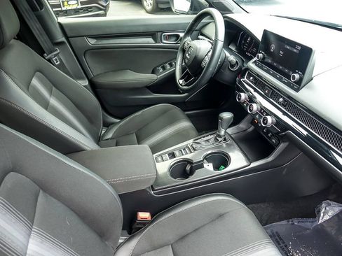 Used 2025 Honda Civic Sport image 25