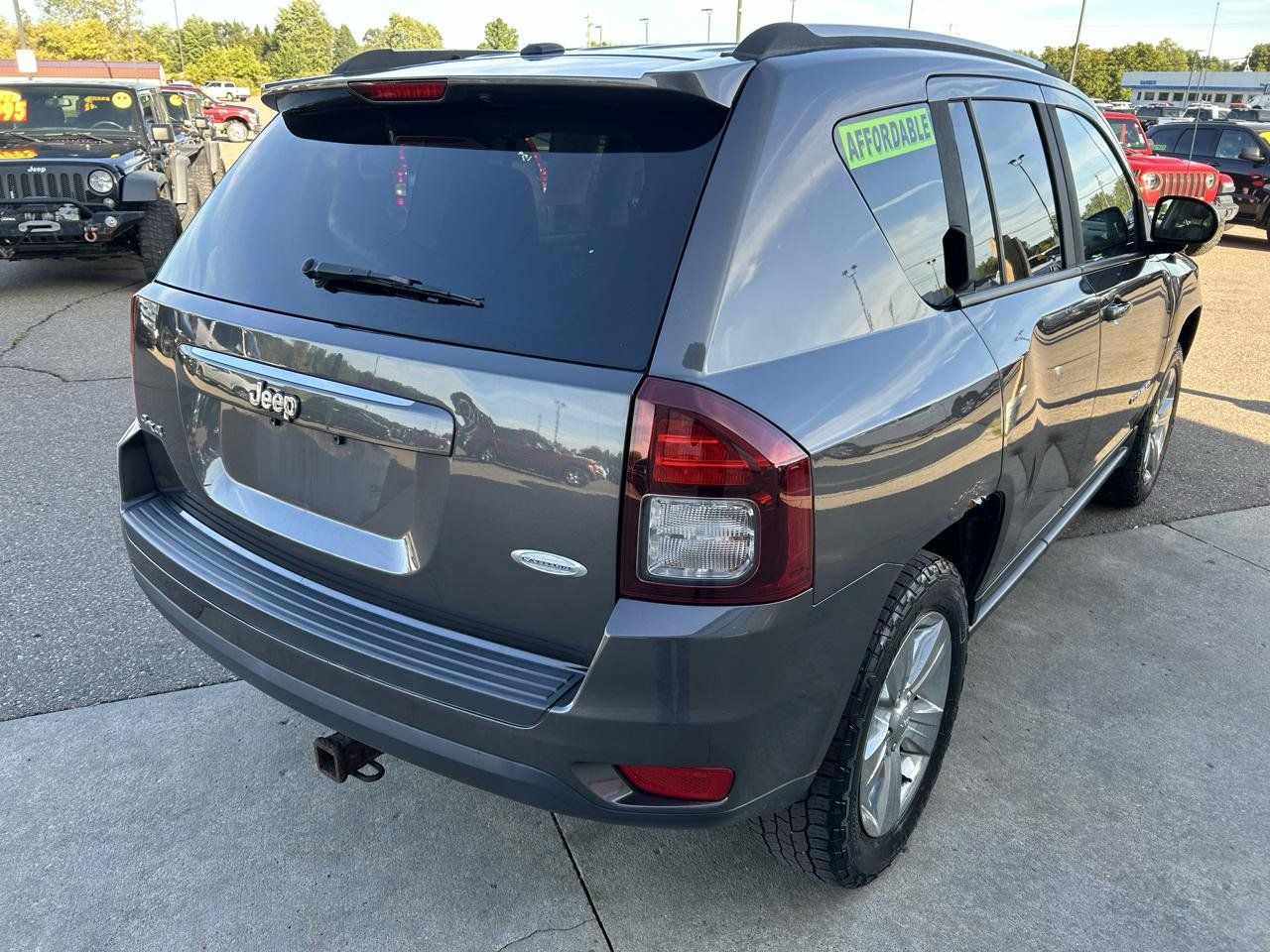 Used 2015 Jeep Compass Latitude w/ Trailer Tow Prep Group AWD/4WD image 5