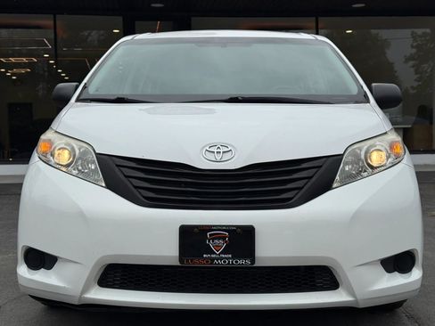 Used 2015 Toyota Sienna L FWD image 29