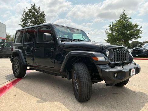 Used 2025 Jeep Wrangler Unlimited Sport AWD/4WD image 4