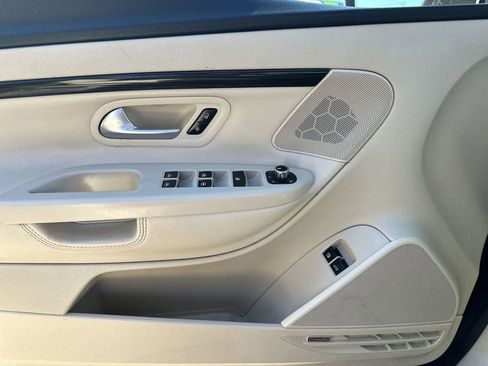 Used 2013 Volkswagen Eos Executive image 29