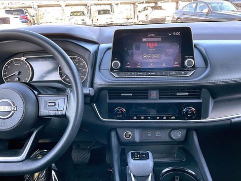 Used 2023 Nissan Rogue SV image 6