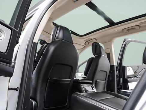Used 2021 Lincoln Aviator Reserve AWD/4WD image 34