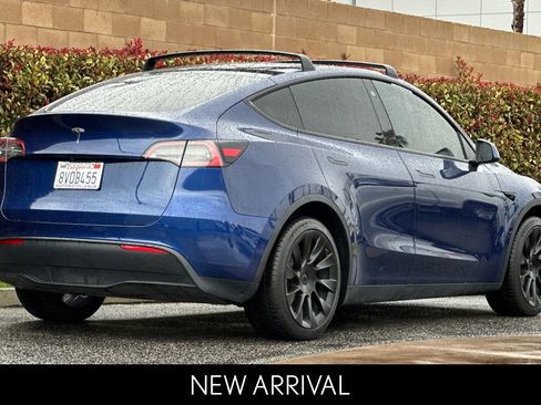 Used 2021 Tesla Model Y Long Range image 4