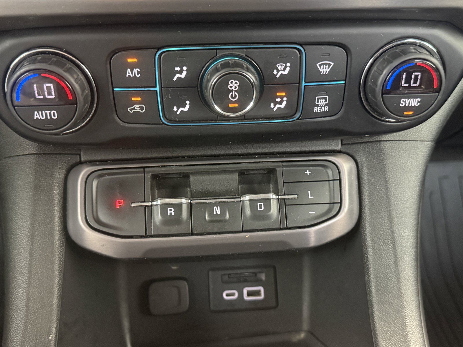 Used 2021 GMC Acadia AT4 w/ LPO, Floor Liner Package AWD/4WD image 14