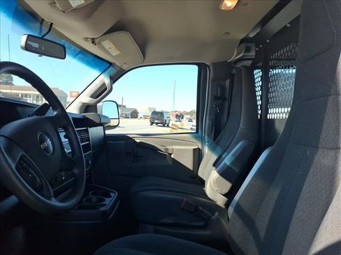 Used 2021 GMC Savana 2500 w/ Driver Convenience Package image 11
