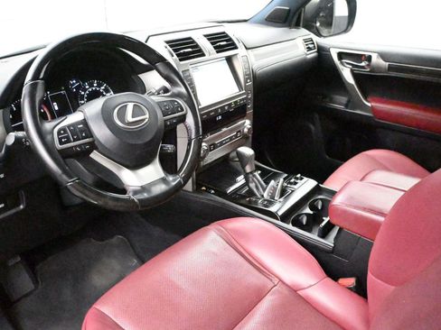 Used 2020 Lexus GX 460 Premium w/ Premium Package image 2