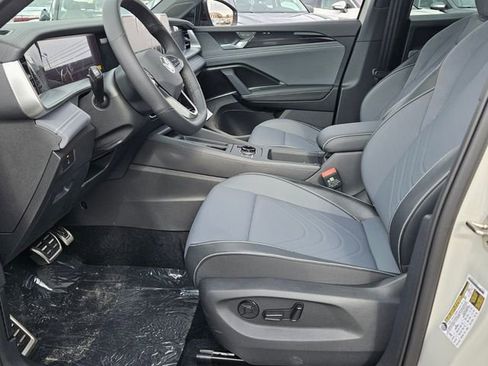 New 2026 Volkswagen Tiguan SE R-Line image 5